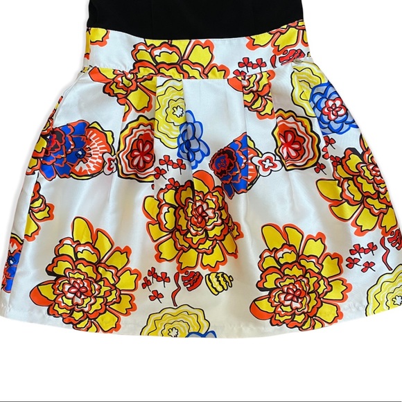 Sleeveless Floral Dress with Pockets Size M - Picture 9 of 15